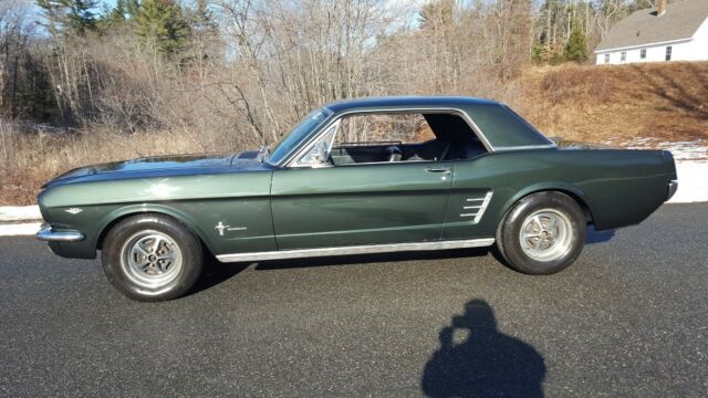 Ford Mustang 1966 image number 0