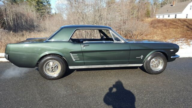 Ford Mustang 1966 image number 12