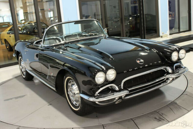 Chevrolet Corvette 1962 image number 10