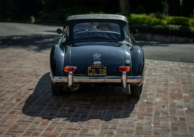 MG MGA 1962 image number 30