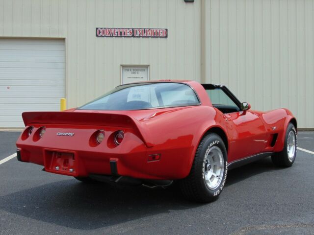 Chevrolet Corvette 1979 image number 2