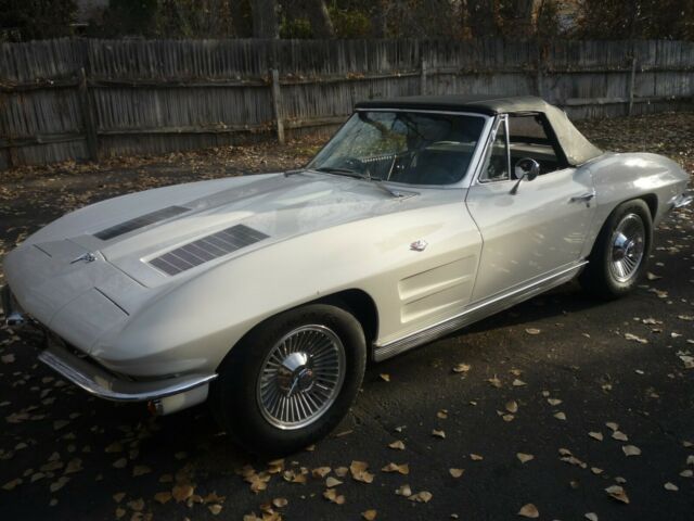 Chevrolet Corvette 1963 image number 29