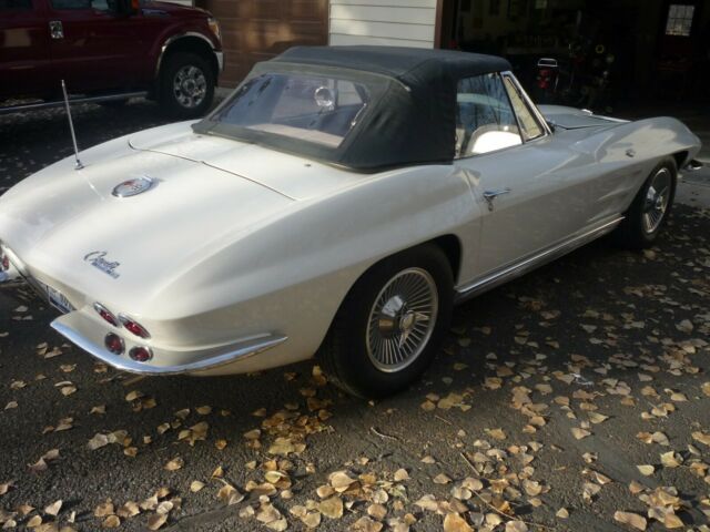 Chevrolet Corvette 1963 image number 30