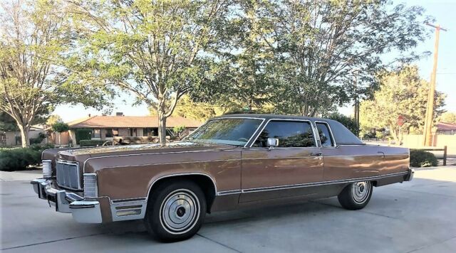 Lincoln Continental 1975 image number 0