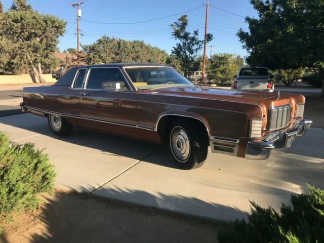 Lincoln Continental 1975 image number 2