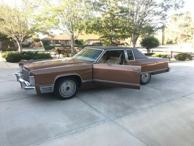 Lincoln Continental 1975 image number 22