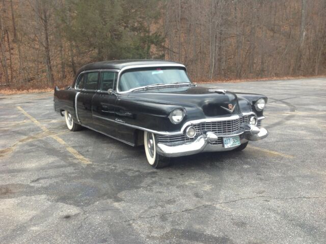 Cadillac Fleetwood 1954 image number 12