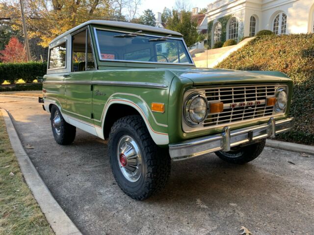 Ford Bronco 1975 image number 1