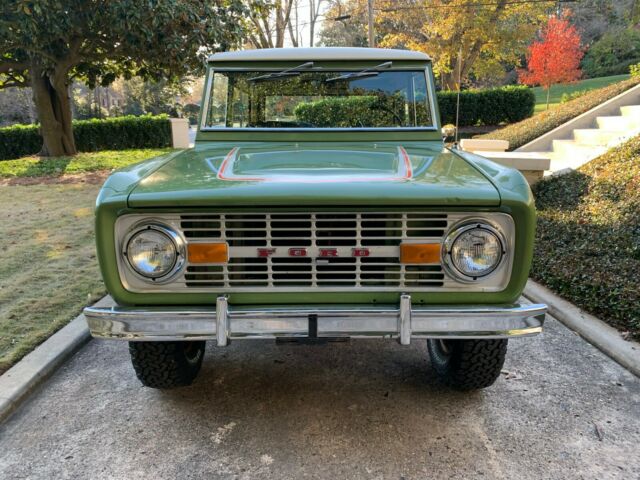 Ford Bronco 1975 image number 2