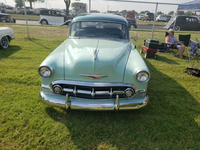 Chevrolet Bel Air/150/210 1953 image number 2