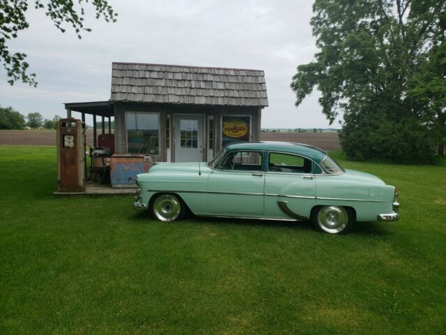 Chevrolet Bel Air/150/210 1953 image number 26