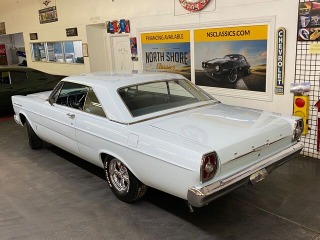 Ford Galaxie 1965 image number 2