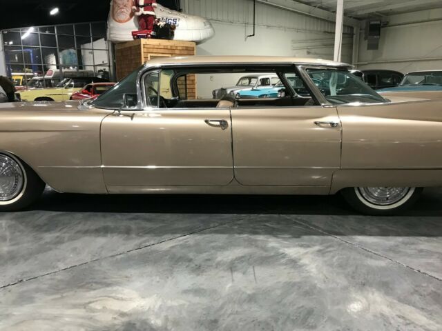 Cadillac DeVille 1960 image number 2