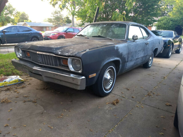 Plymouth Duster 1976 image number 16