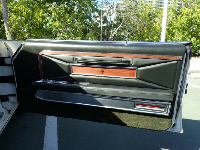 Lincoln Continental 1970 image number 10