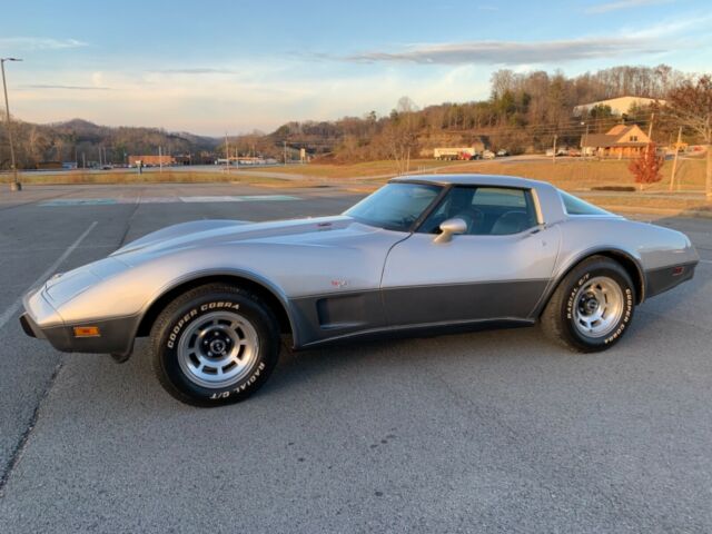 Chevrolet Corvette 1978 image number 0