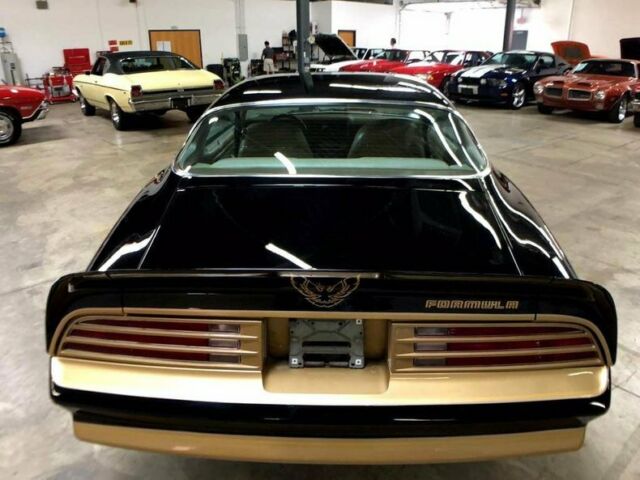 Pontiac Firebird 1977 image number 6