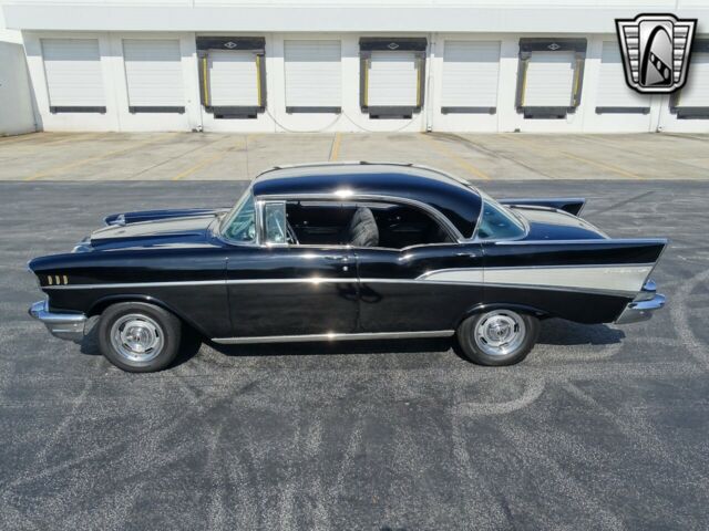 Chevrolet Bel Air/150/210 1957 image number 32