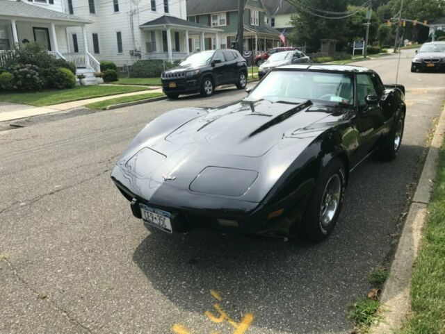 Chevrolet Corvette 1979 image number 2