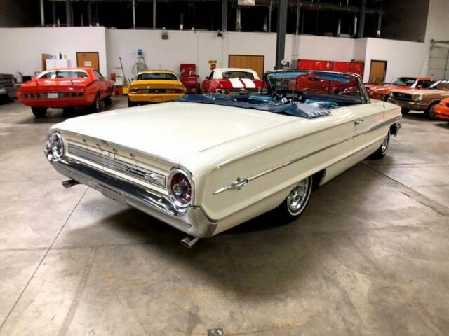 Ford Galaxie 1964 image number 32