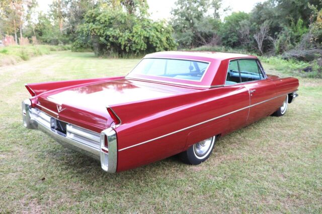 Cadillac Series 62 1963 image number 27