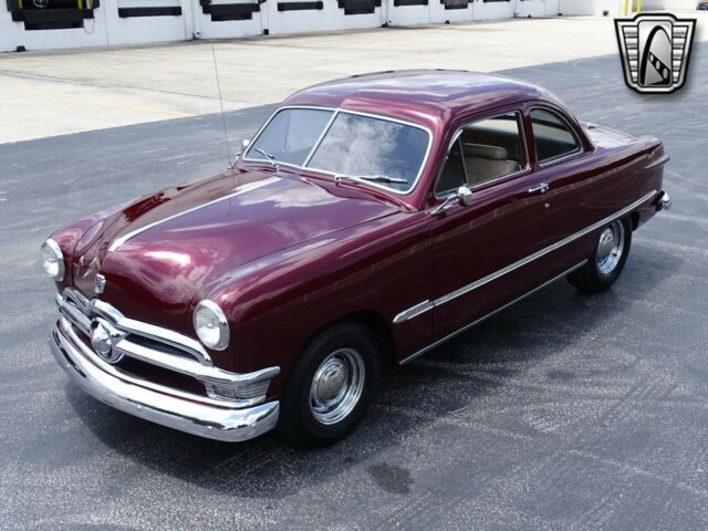 Ford Deluxe 1950 image number 2