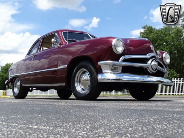 Ford Deluxe 1950 image number 32