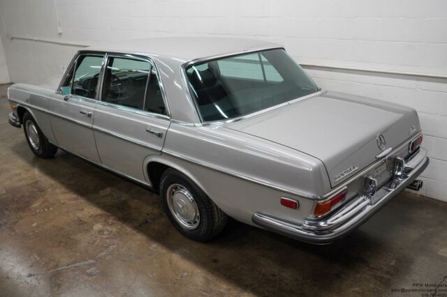 Mercedes-Benz 300-Series 1972 image number 5