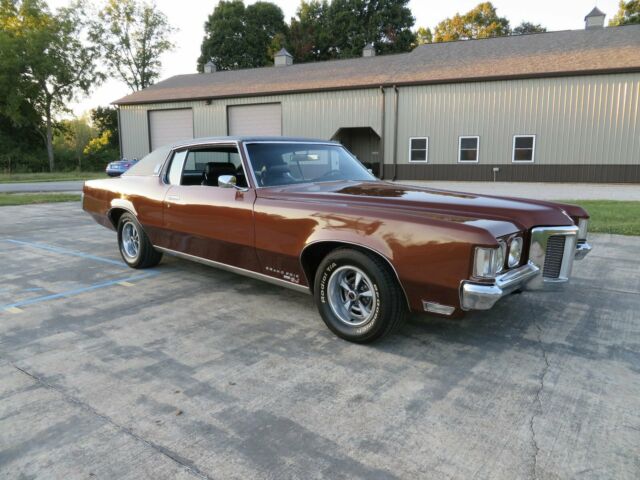 Pontiac Grand Prix 1969 image number 0