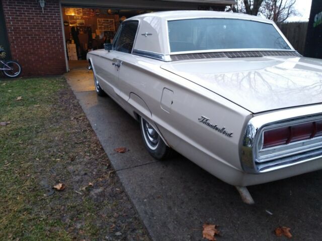 Ford Thunderbird 1966 image number 30