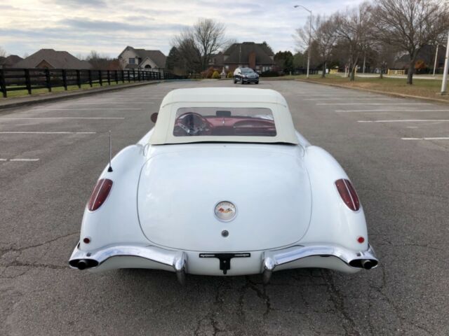 Chevrolet Corvette 1959 image number 32