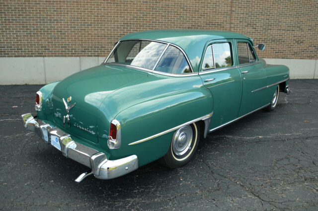 Chrysler Saratoga 1952 image number 10