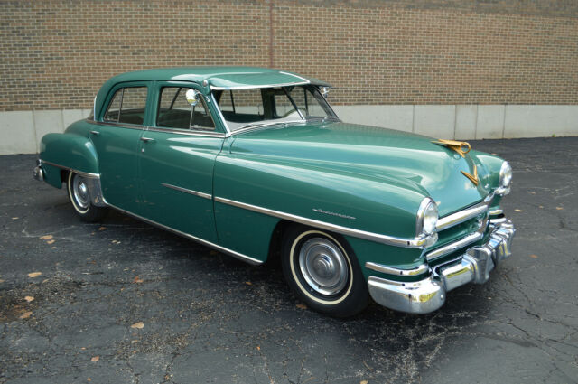 Chrysler Saratoga 1952 image number 12