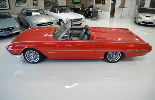 Ford Thunderbird 1962 image number 27