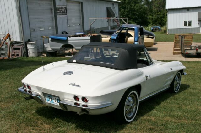 Chevrolet Corvette 1964 image number 16