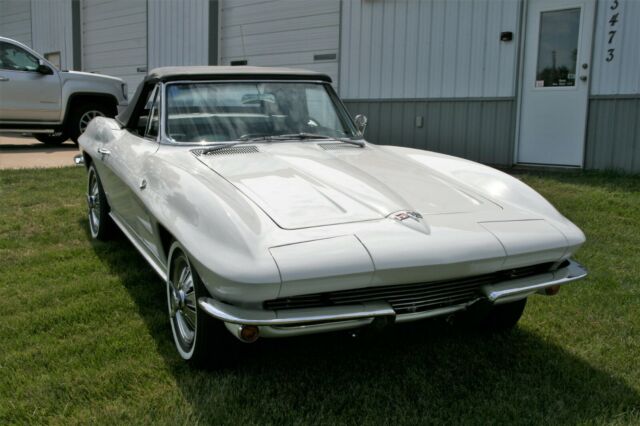 Chevrolet Corvette 1964 image number 27