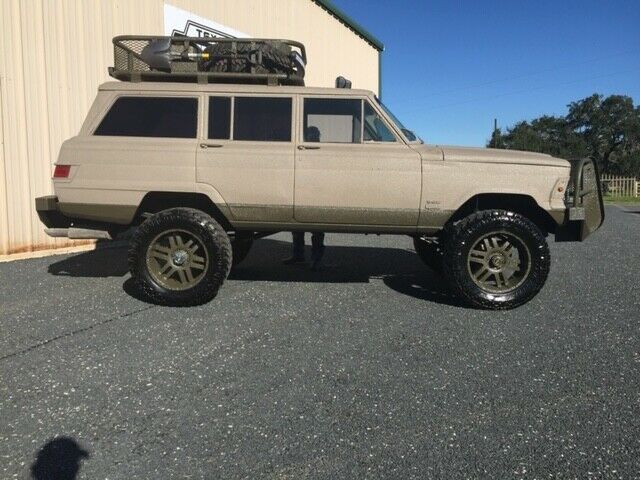 Jeep Wagoneer 1972 image number 27