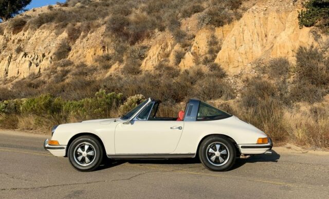 Porsche 911E Targa 1970 image number 0