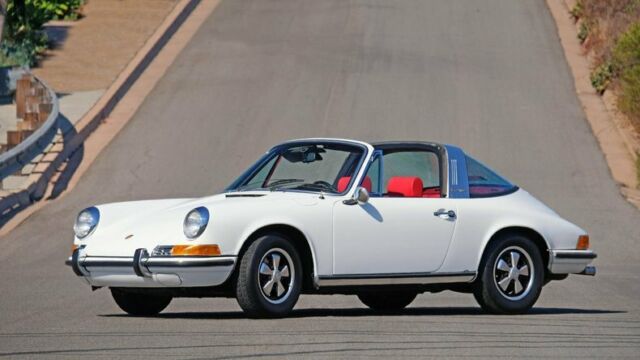 Porsche 911E Targa 1970 image number 1