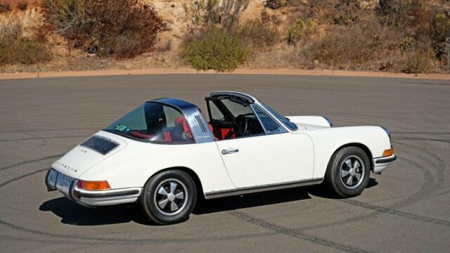 Porsche 911E Targa 1970 image number 10