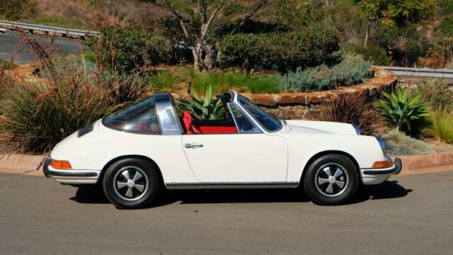 Porsche 911E Targa 1970 image number 12