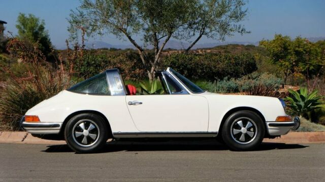 Porsche 911E Targa 1970 image number 14