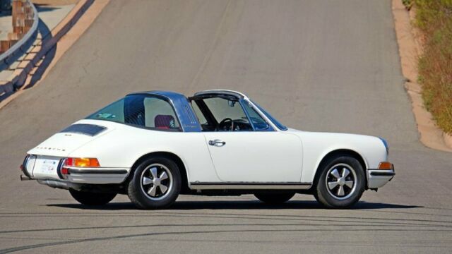 Porsche 911E Targa 1970 image number 2