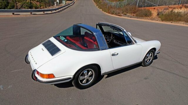 Porsche 911E Targa 1970 image number 32