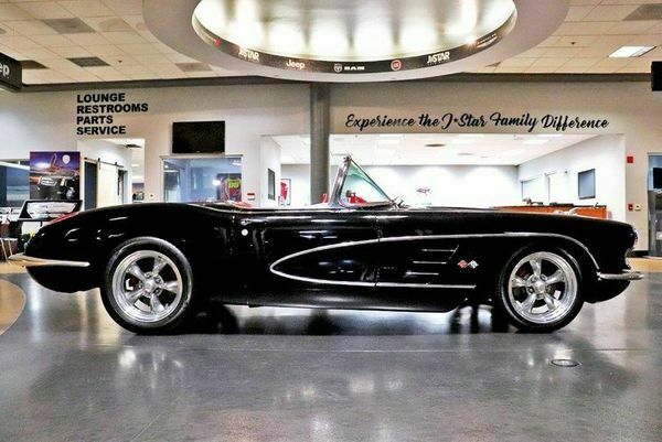 Chevrolet Corvette 1958 image number 2