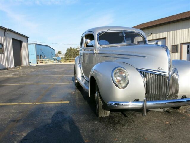 Ford Deluxe 1939 image number 18