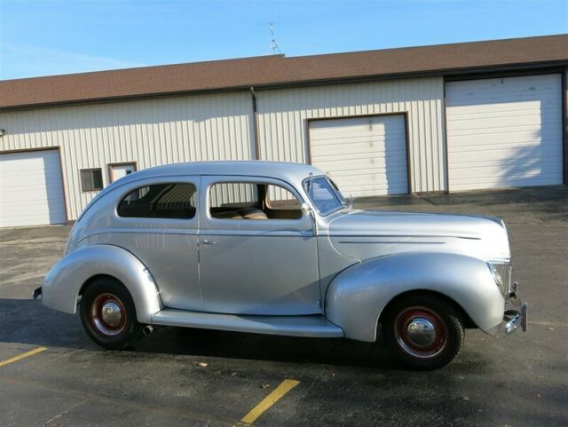 Ford Deluxe 1939 image number 37