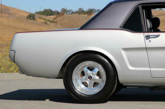 Ford Mustang 1965 image number 27