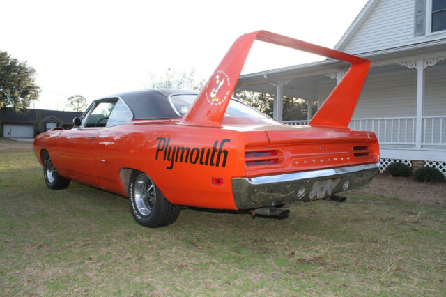 Plymouth Superbird 1970 image number 0