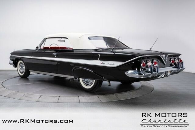 Chevrolet Impala 1961 image number 37